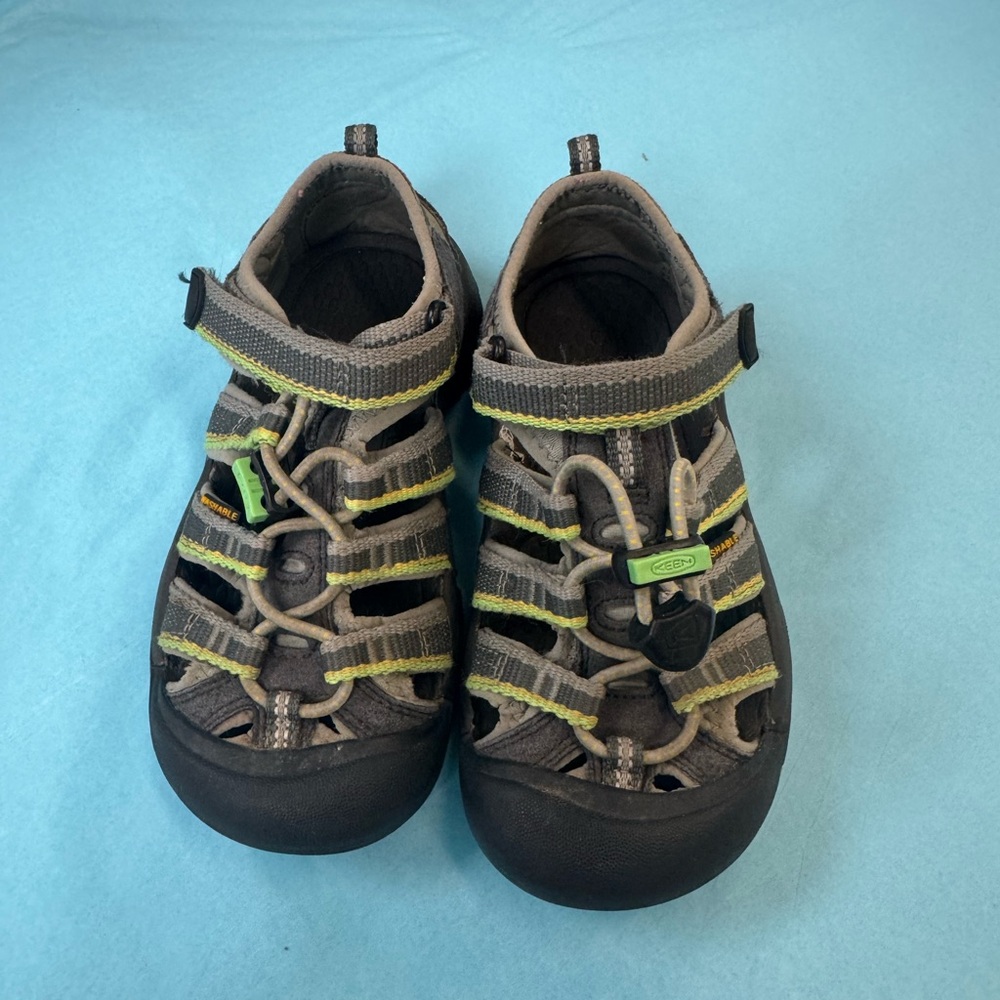 Keen Gray and Green Outdoor Sandals with Protective Toe - Picture 2 of 8